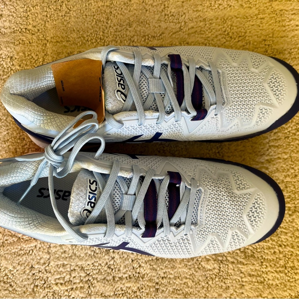 Brand new women’s tennis shoes GEL resolution 8 in 7.5 wide
